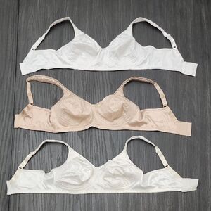 3 Playtex 18 Hour Ultimate Lift & Support Wireless Full Coverage Satin Bras